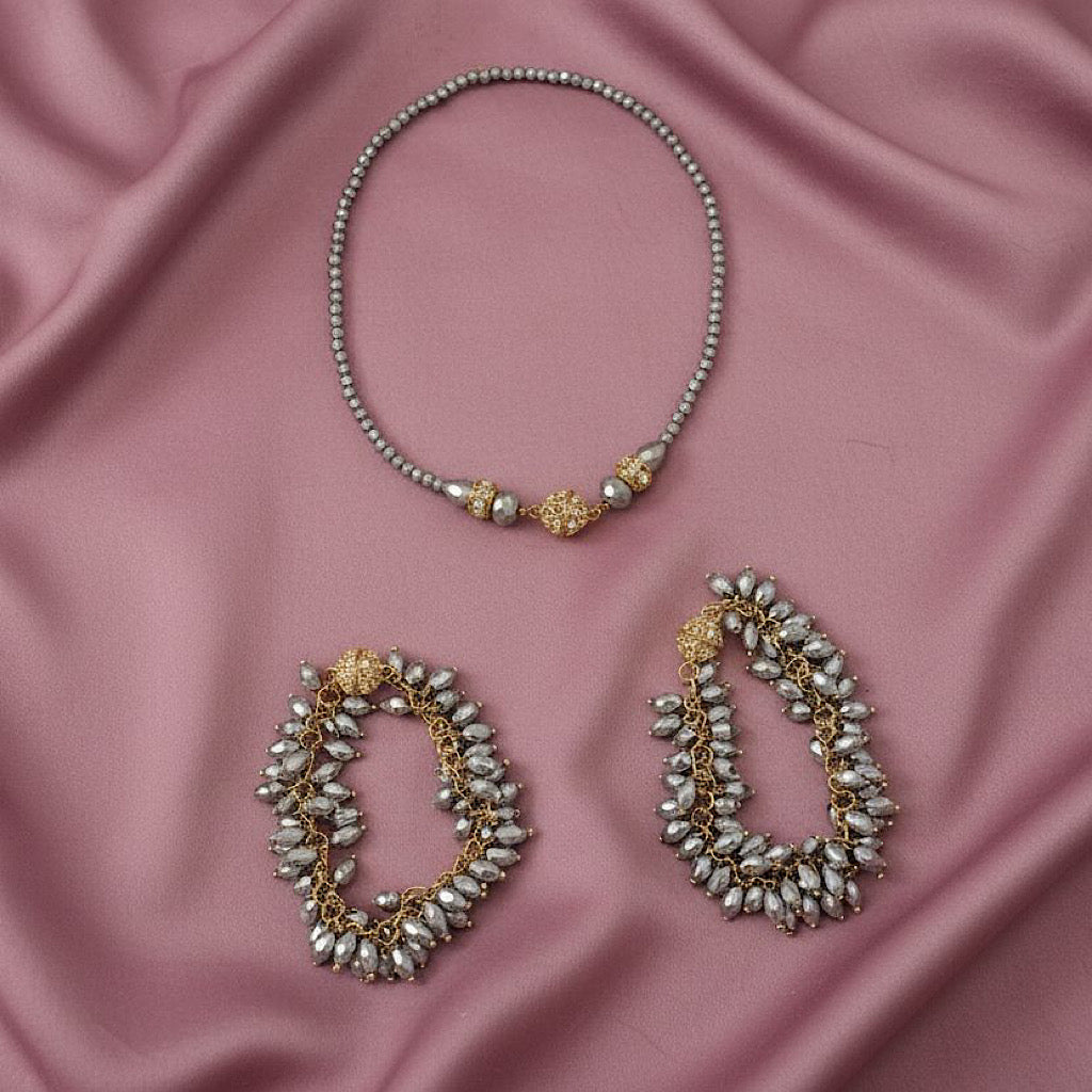 Silver necklace set